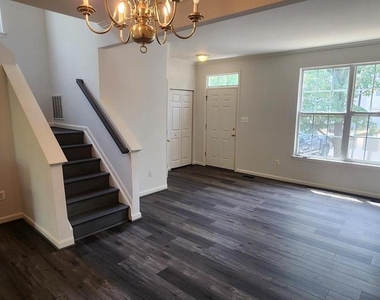 45512 Lakemont Square - Photo Thumbnail 7