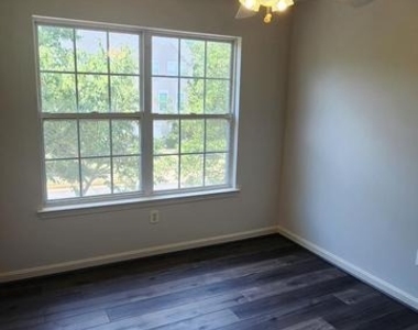 45512 Lakemont Square - Photo Thumbnail 13