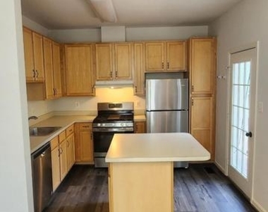 45512 Lakemont Square - Photo Thumbnail 4