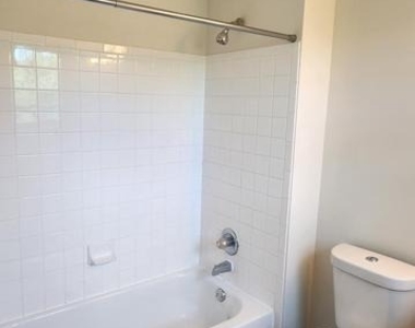 45512 Lakemont Square - Photo Thumbnail 12