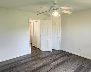 45512 Lakemont Square - Photo Thumbnail 10