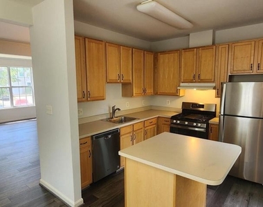 45512 Lakemont Square - Photo Thumbnail 5