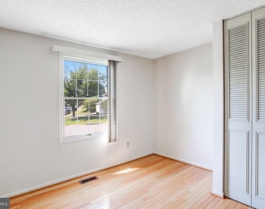 1803 E Beech Road - Photo Thumbnail 20