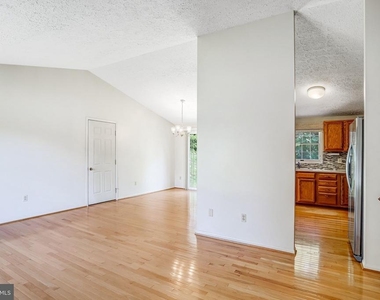 1803 E Beech Road - Photo Thumbnail 6