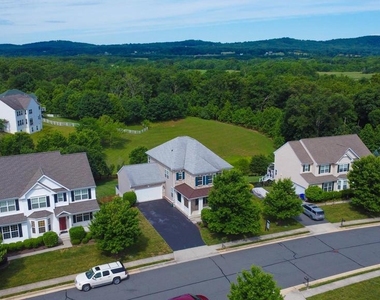 13481 Arcadian Drive - Photo Thumbnail 3