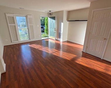 42793 Pilgrim Square - Photo Thumbnail 2