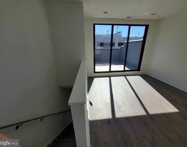 1882 Michael Faraday Drive - Photo Thumbnail 22