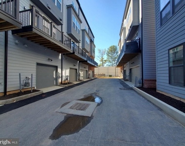 1882 Michael Faraday Drive - Photo Thumbnail 32