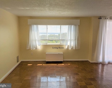 2059 Huntington Avenue - Photo Thumbnail 13
