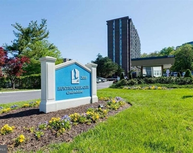 2059 Huntington Avenue - Photo Thumbnail 4