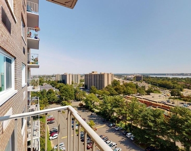 2059 Huntington Avenue - Photo Thumbnail 9