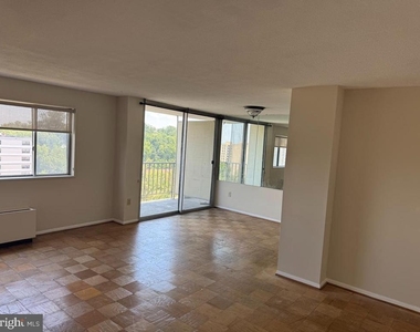 2059 Huntington Avenue - Photo Thumbnail 12