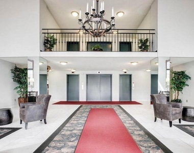 2059 Huntington Avenue - Photo Thumbnail 6