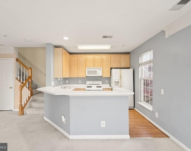 12739 Fair Crest Court - Photo Thumbnail 16