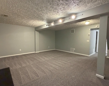 6812 Ericka Avenue - Photo Thumbnail 27