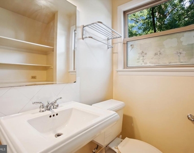 8509 Cyrus Place - Photo Thumbnail 31