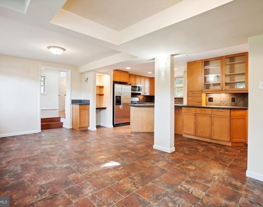 8509 Cyrus Place - Photo Thumbnail 9