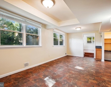 8509 Cyrus Place - Photo Thumbnail 11