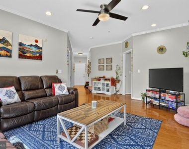 2921 Deer Hollow Way - Photo Thumbnail 2