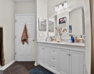2921 Deer Hollow Way - Photo Thumbnail 19