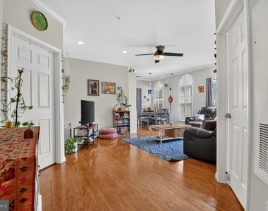 2921 Deer Hollow Way - Photo Thumbnail 8