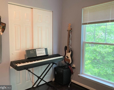 1509 N Point Drive - Photo Thumbnail 16