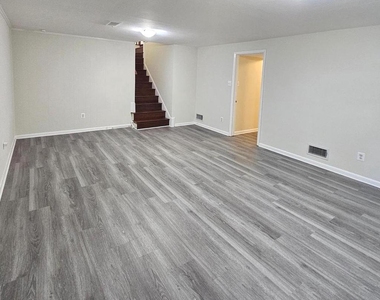 8925 Falling Creek Court - Photo Thumbnail 33