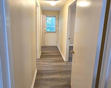 8925 Falling Creek Court - Photo Thumbnail 34