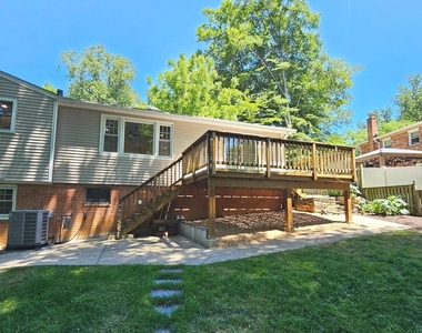 8925 Falling Creek Court - Photo Thumbnail 6