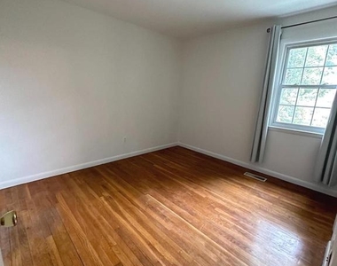 13524 Ellendale Drive - Photo Thumbnail 10