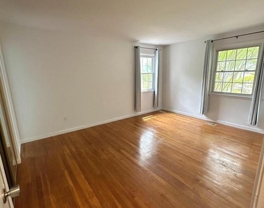 13524 Ellendale Drive - Photo Thumbnail 7