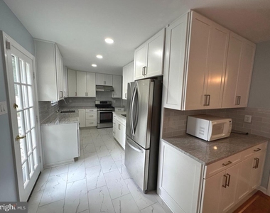 13524 Ellendale Drive - Photo Thumbnail 6