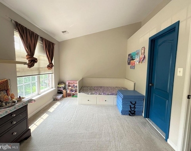 2386 Woodland Pond Lane - Photo Thumbnail 15