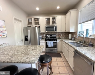 2386 Woodland Pond Lane - Photo Thumbnail 6