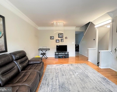 2386 Woodland Pond Lane - Photo Thumbnail 2