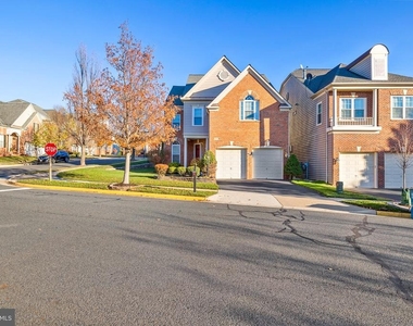 9161 Finnegan Street - Photo Thumbnail 2