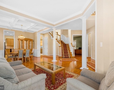 9161 Finnegan Street - Photo Thumbnail 4