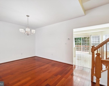 7445 Gillingham Row - Photo Thumbnail 5