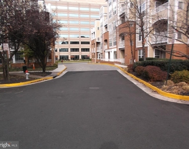 2710 Bellforest Court - Photo Thumbnail 2