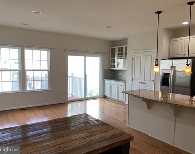 9022 Randolph Circle - Photo Thumbnail 8