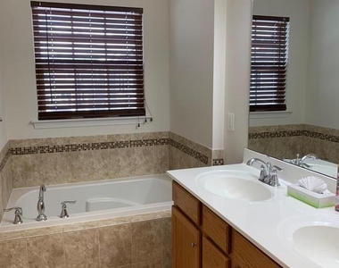 9022 Randolph Circle - Photo Thumbnail 18