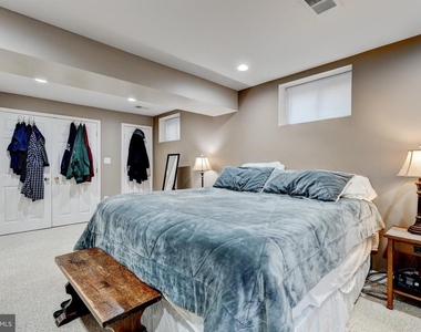 9920 Pinehurst Avenue - Photo Thumbnail 22