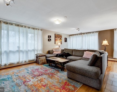 9920 Pinehurst Avenue - Photo Thumbnail 15