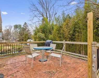 9920 Pinehurst Avenue - Photo Thumbnail 5