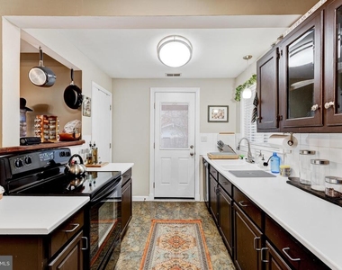 9920 Pinehurst Avenue - Photo Thumbnail 8