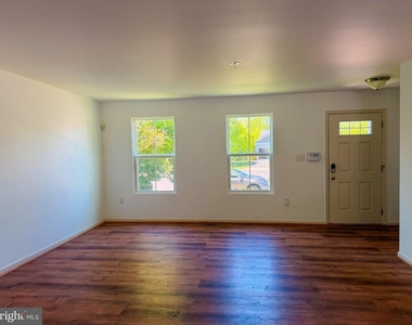 18133 Scenic Creek Lane - Photo Thumbnail 5