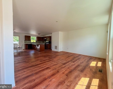 18133 Scenic Creek Lane - Photo Thumbnail 4