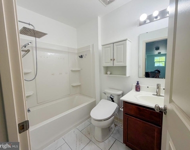 18133 Scenic Creek Lane - Photo Thumbnail 21