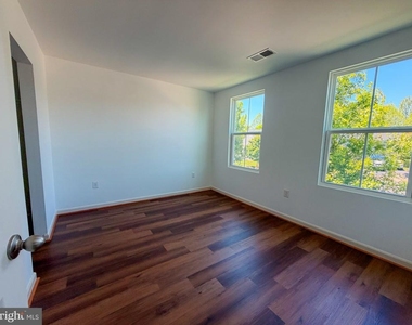 18133 Scenic Creek Lane - Photo Thumbnail 17