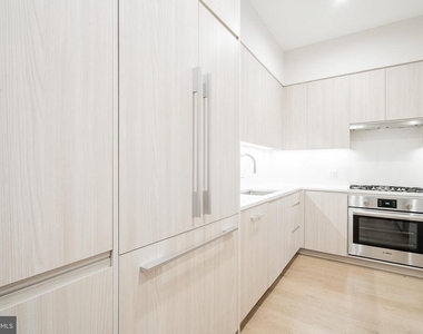 701 Swann Avenue - Photo Thumbnail 13